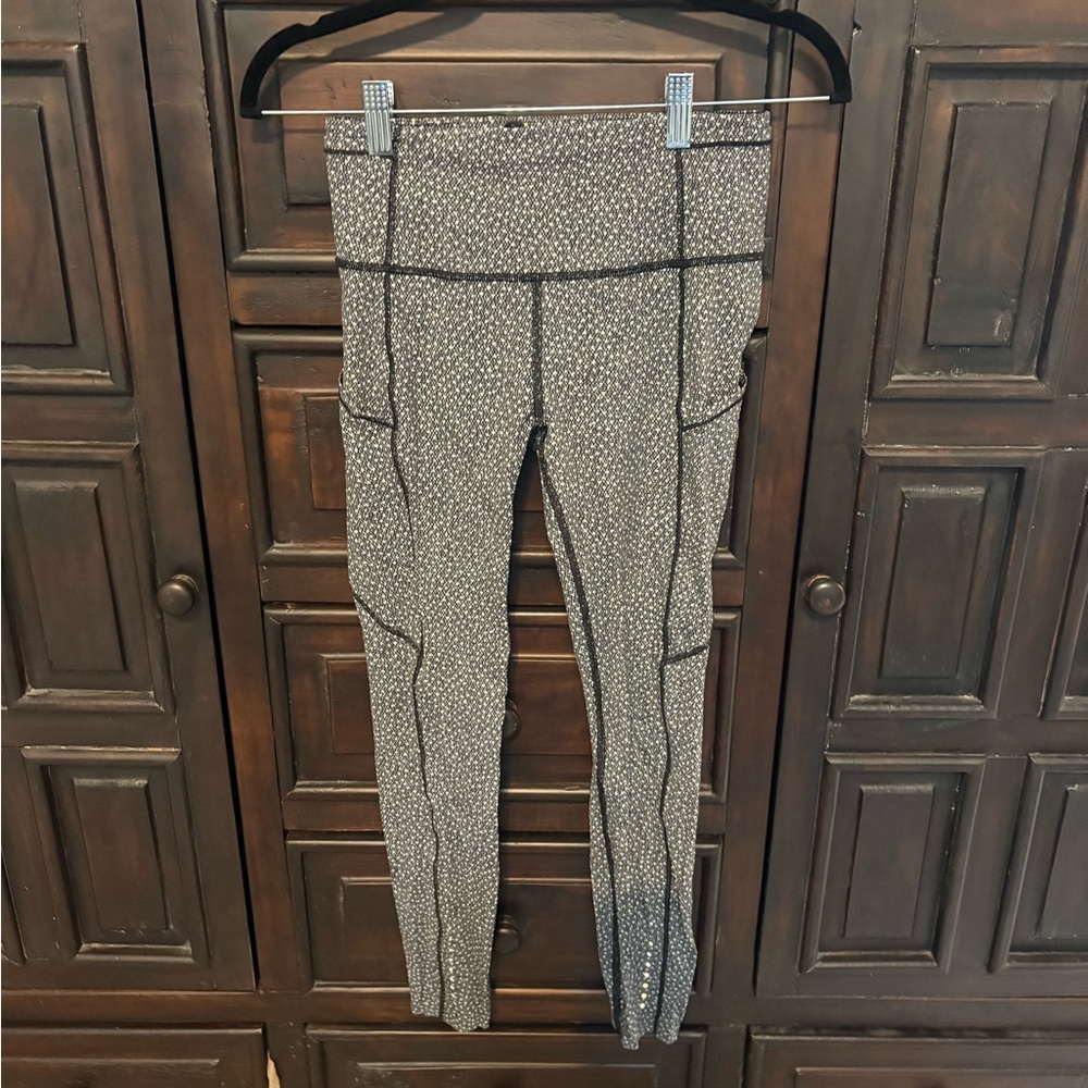 Lululemon Fast & Free 7/8 Tight (Nulux 25") Black and White Patterned Leggings